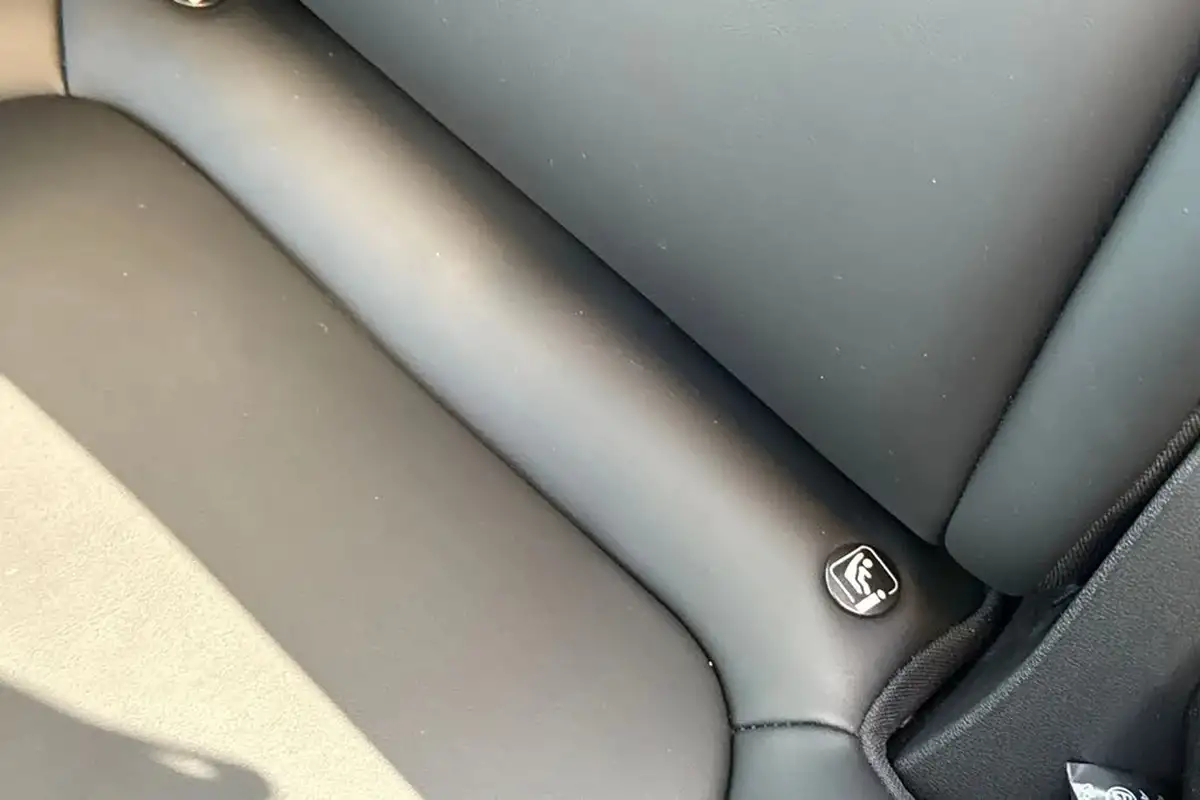 2023-tesla-model-y-e-rwd-big-28