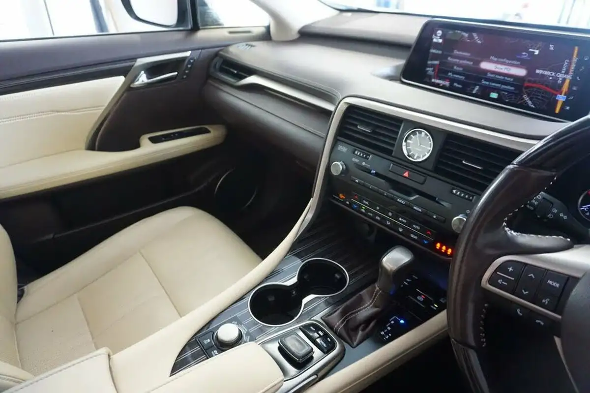 2019-lexus-rx-450h-35-takumi-big-27