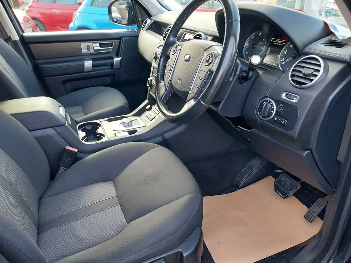 2015-land-rover-discovery-big-12