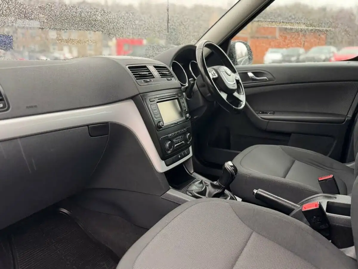 2012-skoda-yeti-20td-se-plus-140bhp-4x4-big-12