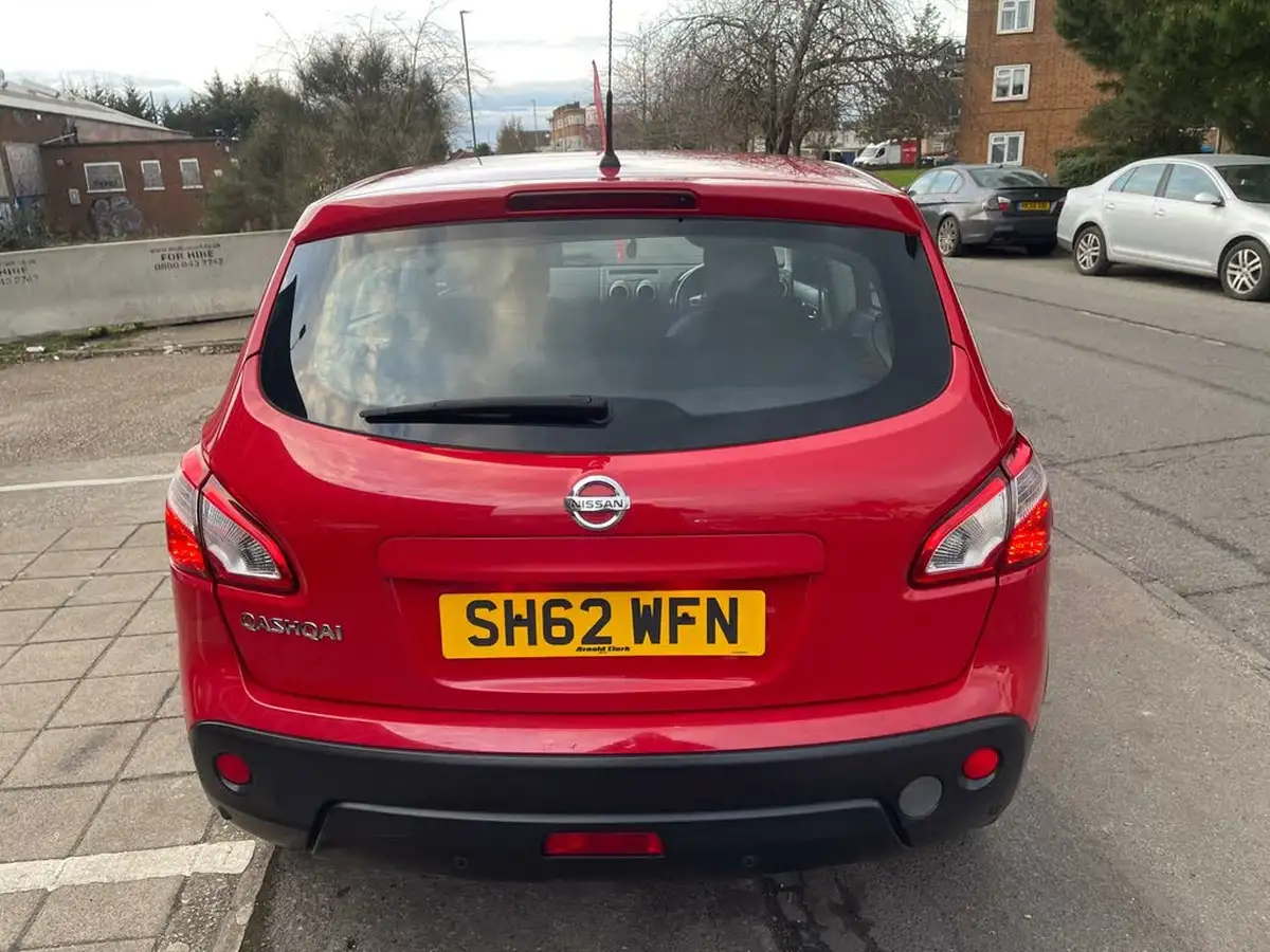 2012-nissan-qashqai-16-acenta-big-5