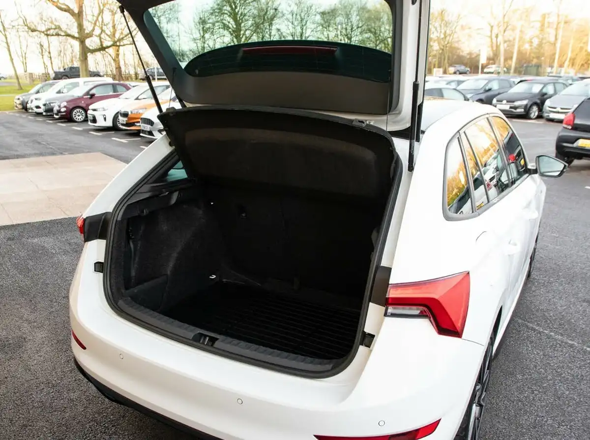 2021-skoda-scala-15-tsi-monte-carlo-dsg-big-37