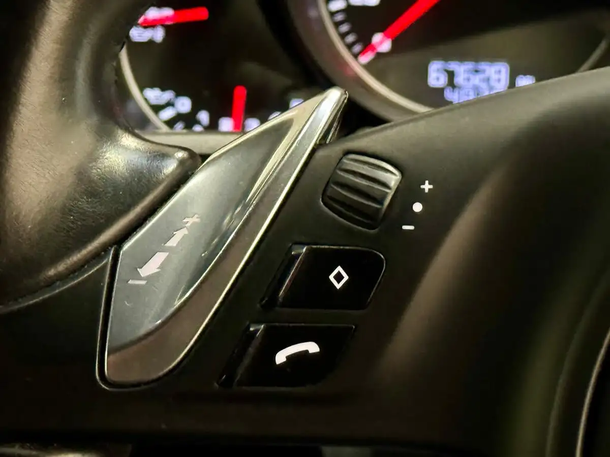2014-porsche-cayenne-48-gts-big-23