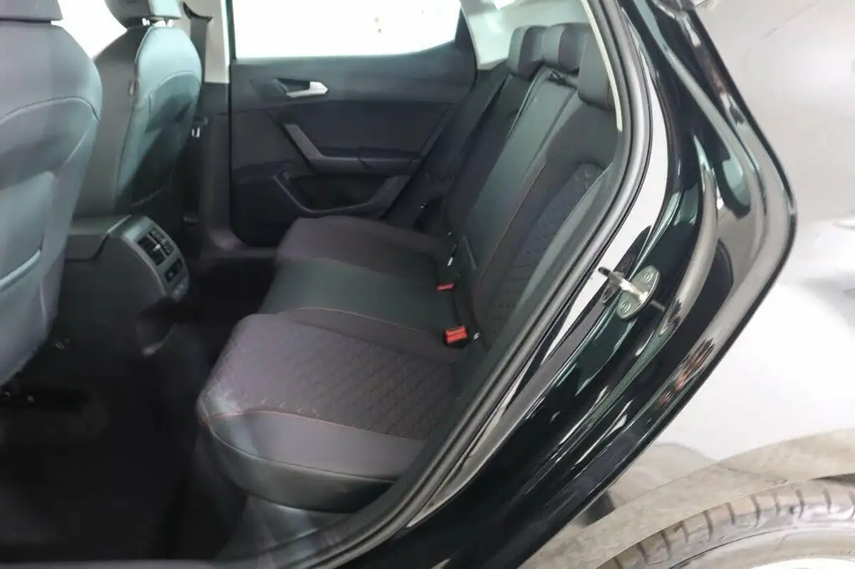 2020-seat-leon-14-e-hybrid-fr-hatchback-big-37