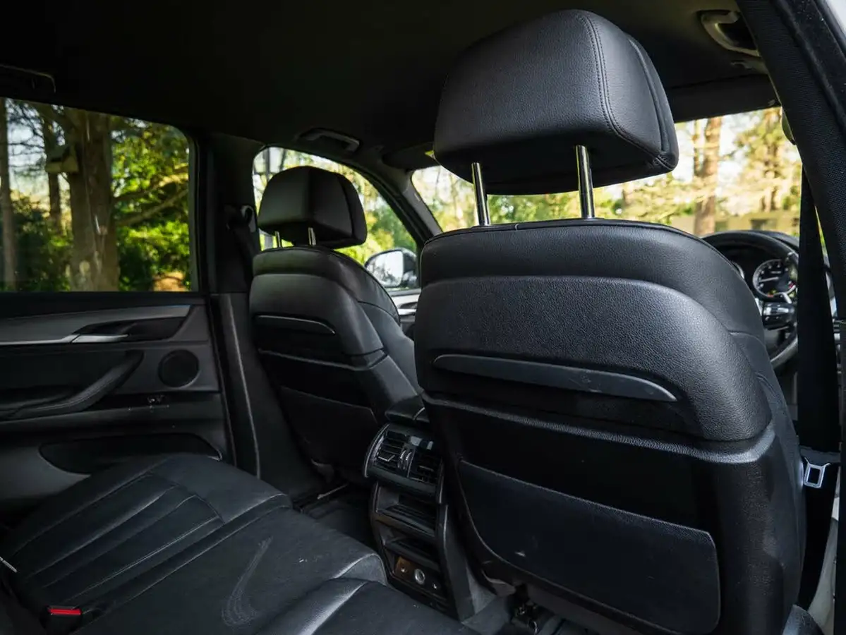 2013-bmw-x5-44-xdrive50i-m-sport-449bhp-big-17