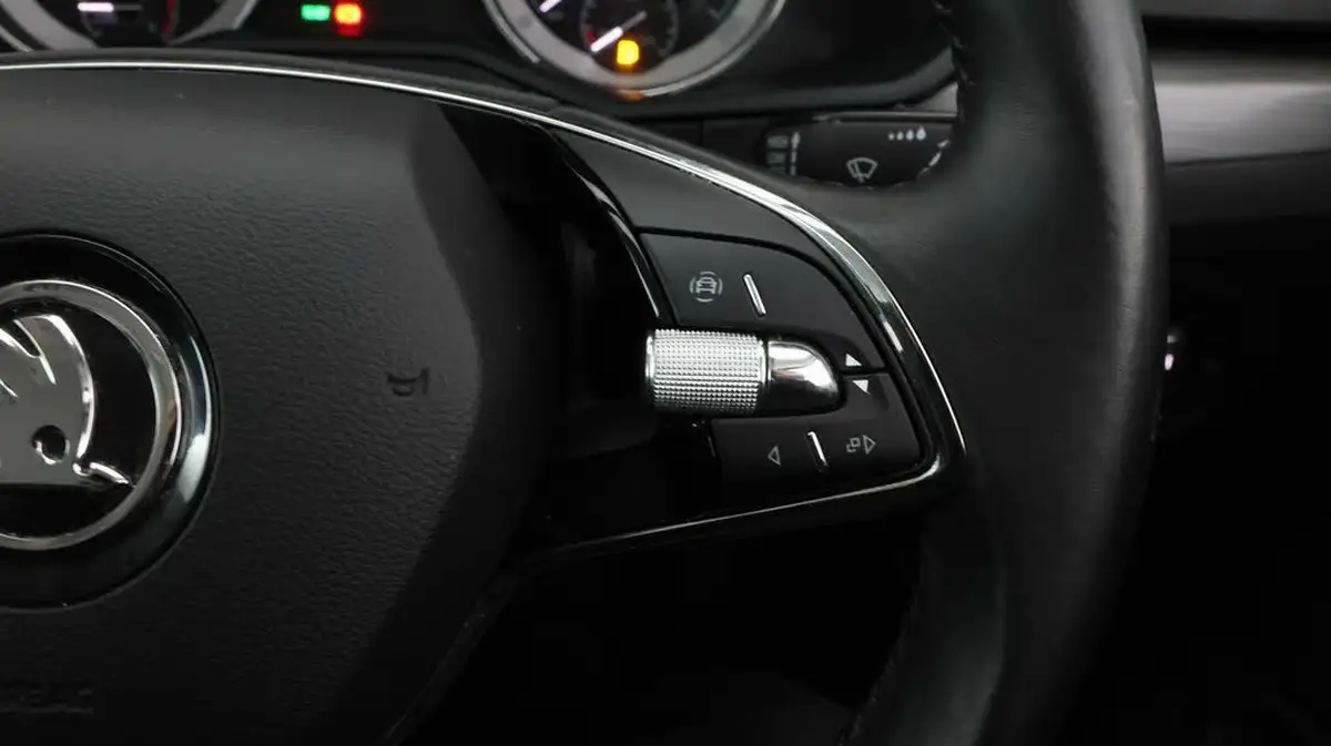 2021-skoda-superb-14-tsi-se-l-estate-big-25