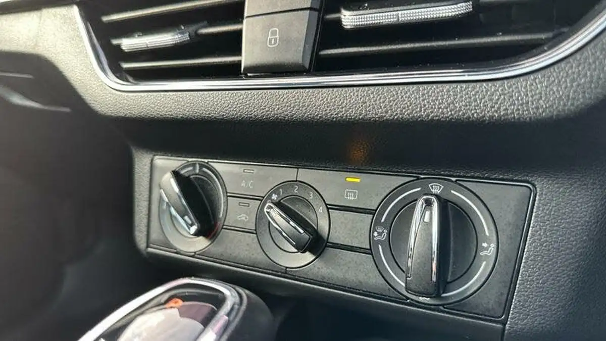 2020-skoda-kamiq-15-tsi-monte-carlo-dsg-big-17