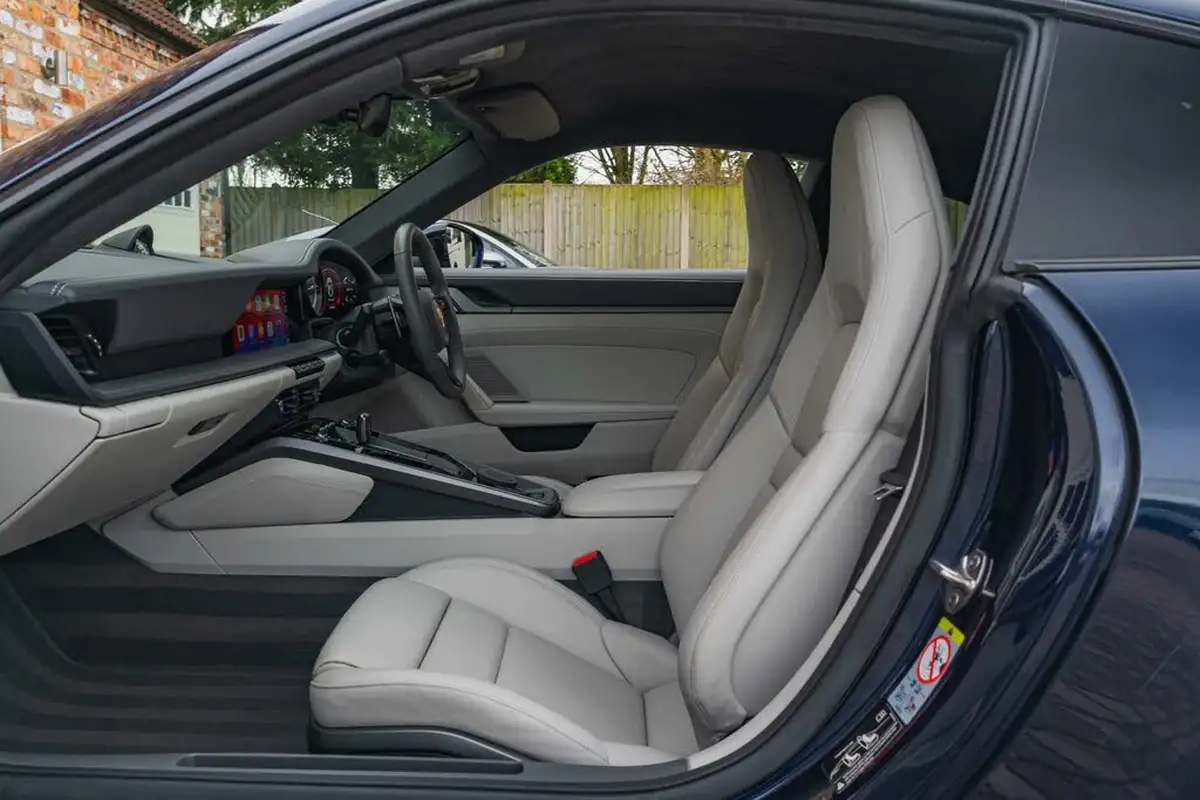 2020-porsche-911-30-carrera-s-coupe-pdk-big-26