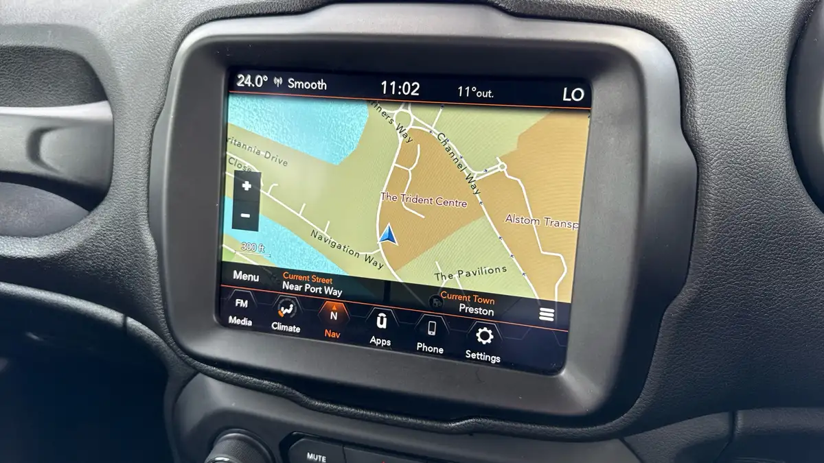 2022-hyundai-i20-10-t-gdi-premium-dct-big-27