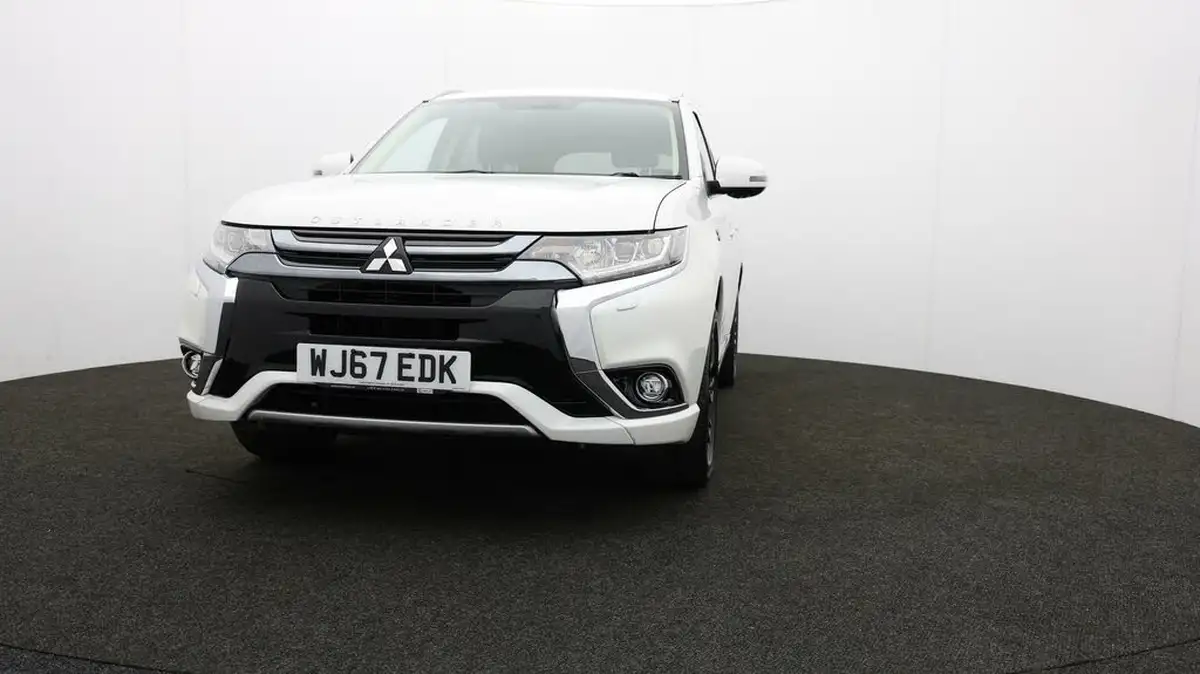 2017-mitsubishi-outlander-20-4h-phev-big-54