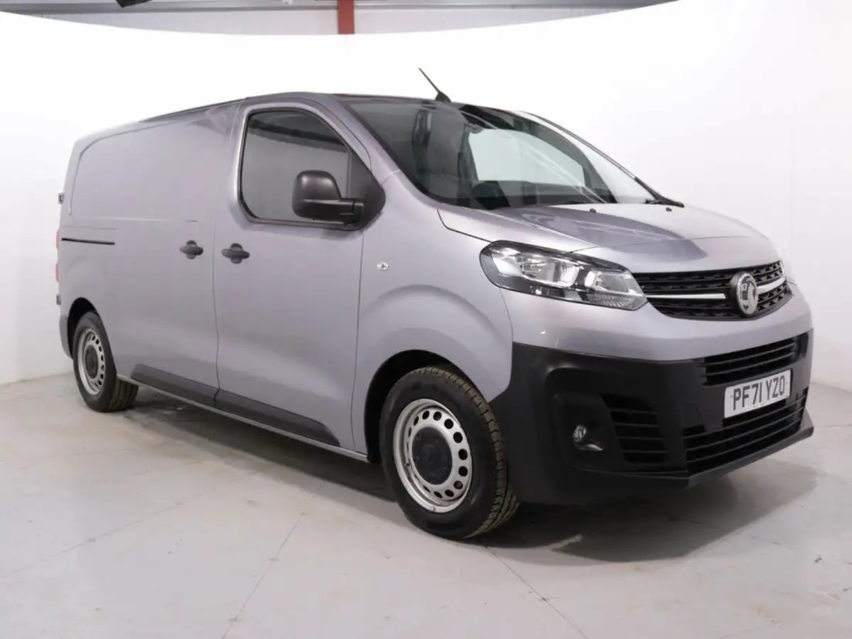 2022-vauxhall-vivaro-15td-2700-l1h1-dynamic-120pseu6d-big-0