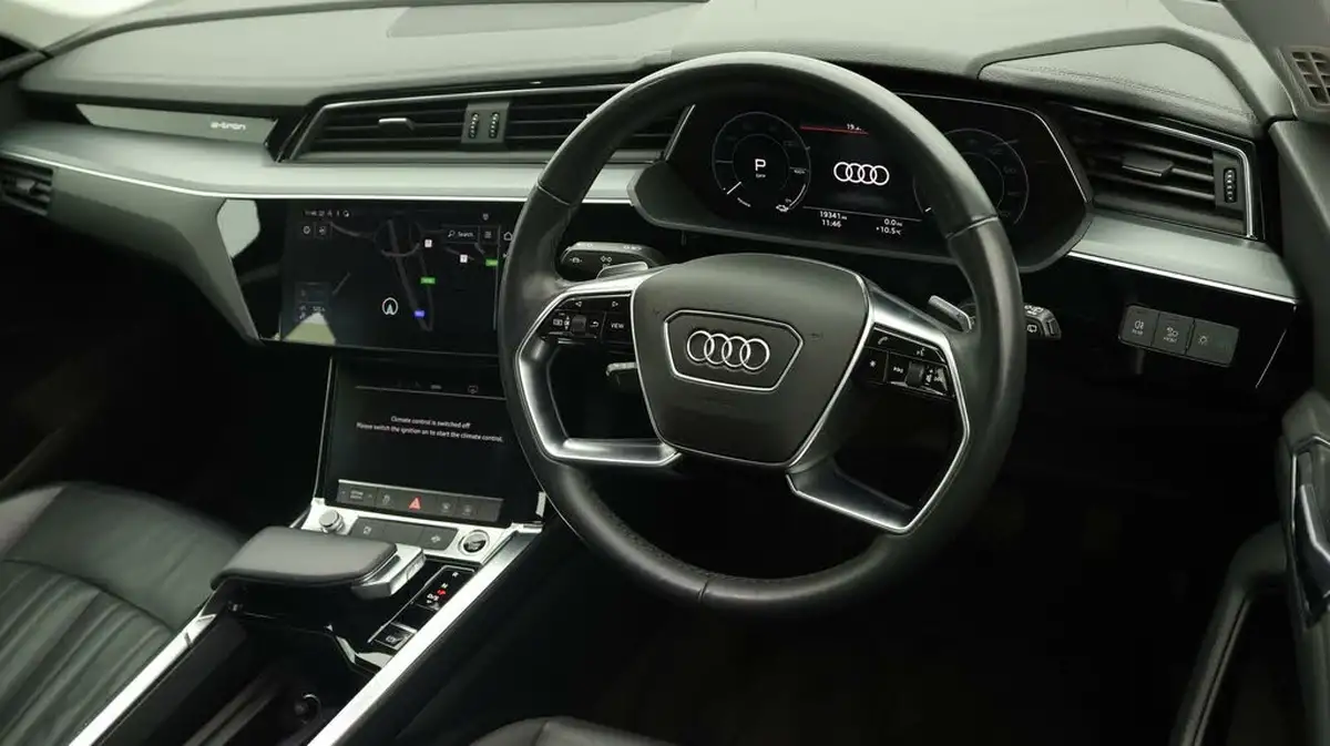 2021-audi-e-tron-50e-technik-station-wagon-big-8