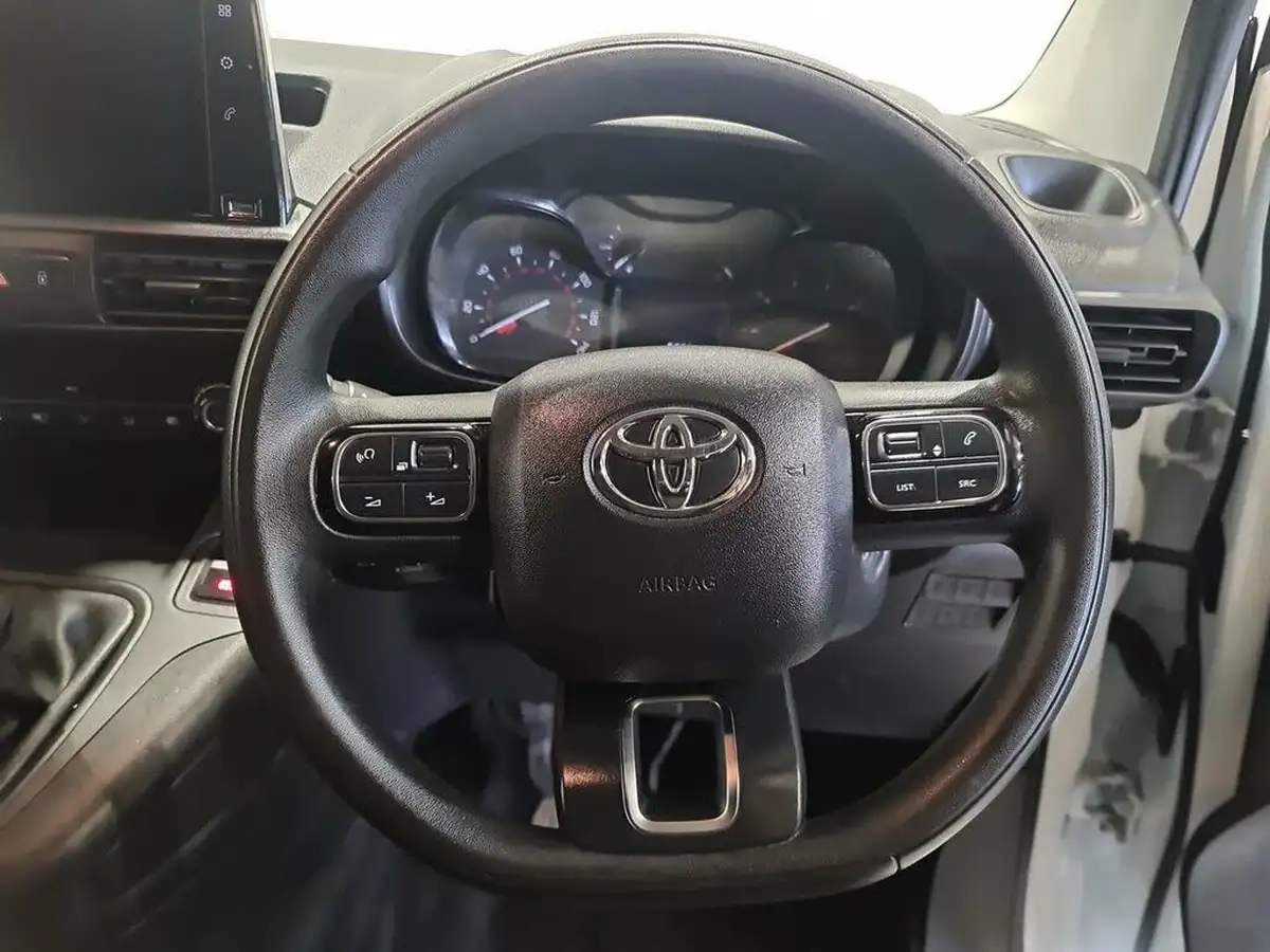 2021-toyota-proace-city-15d-icon-100hpeu6dt-e-l1-big-37