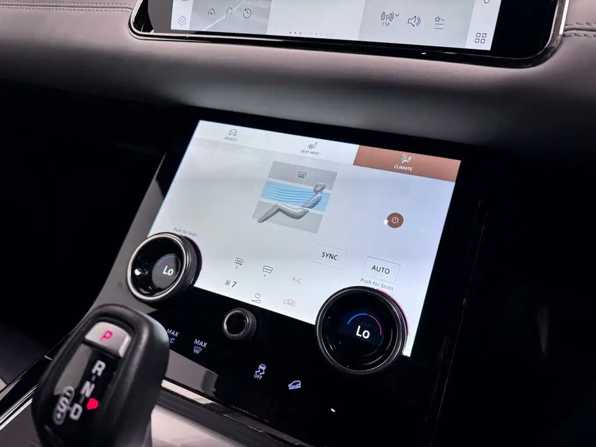 2021-land-rover-range-rover-evoque-15-p300e-r-dynamic-se-big-48