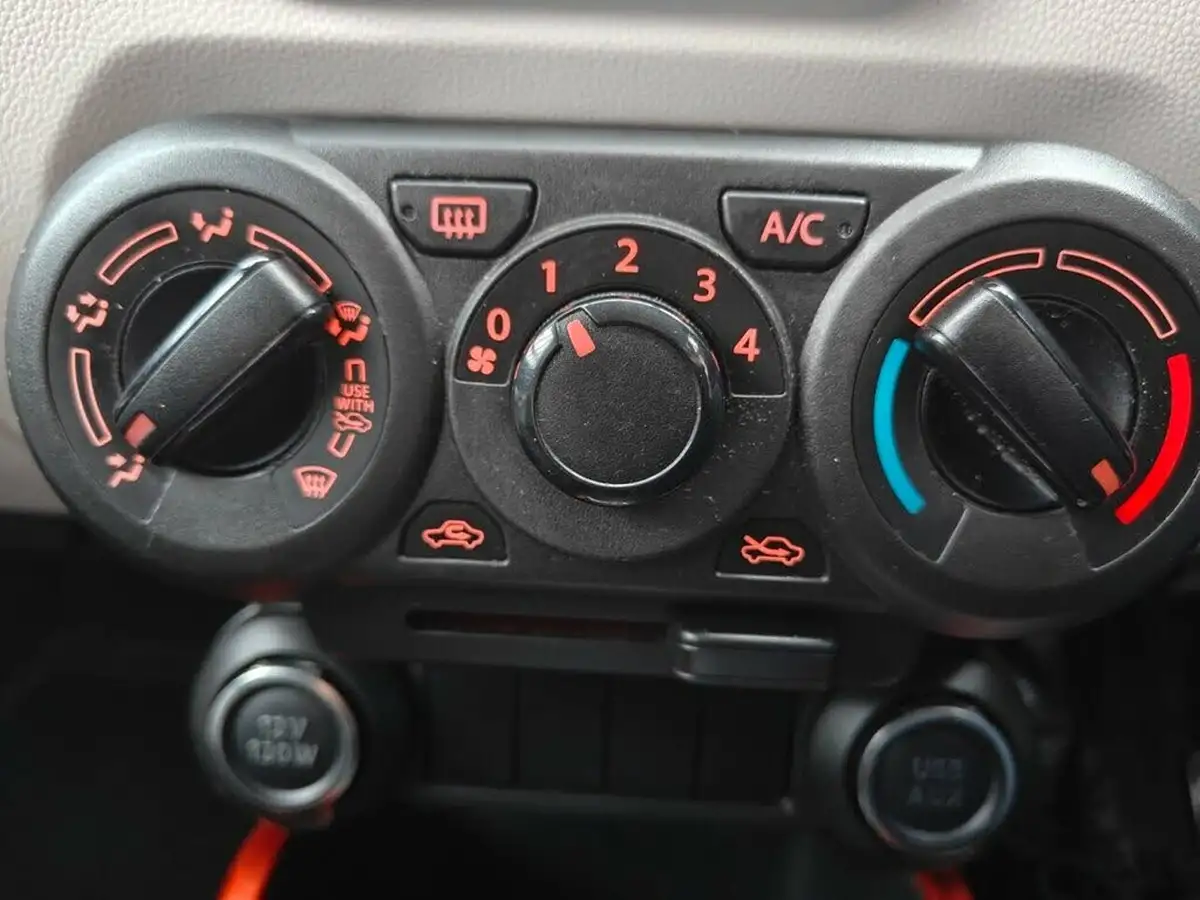2018-suzuki-ignis-12-dualjet-adventure-big-61
