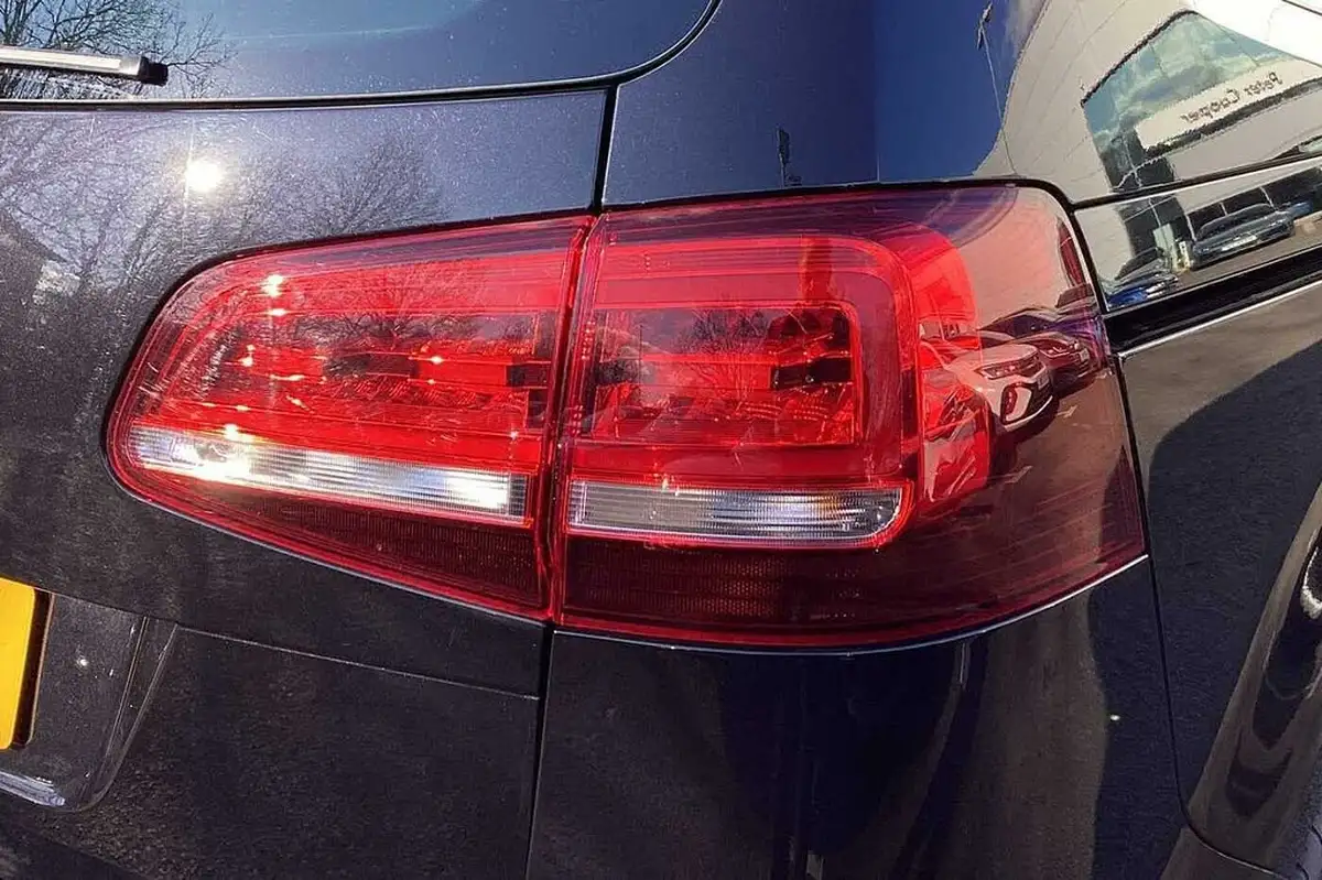2020-volkswagen-sharan-20tdi-se-nav-150ps-big-21