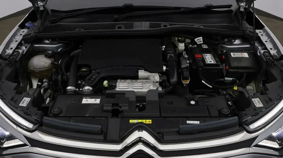 2021-citroen-c4-12-puretech-shine-130ps-eat8-big-19