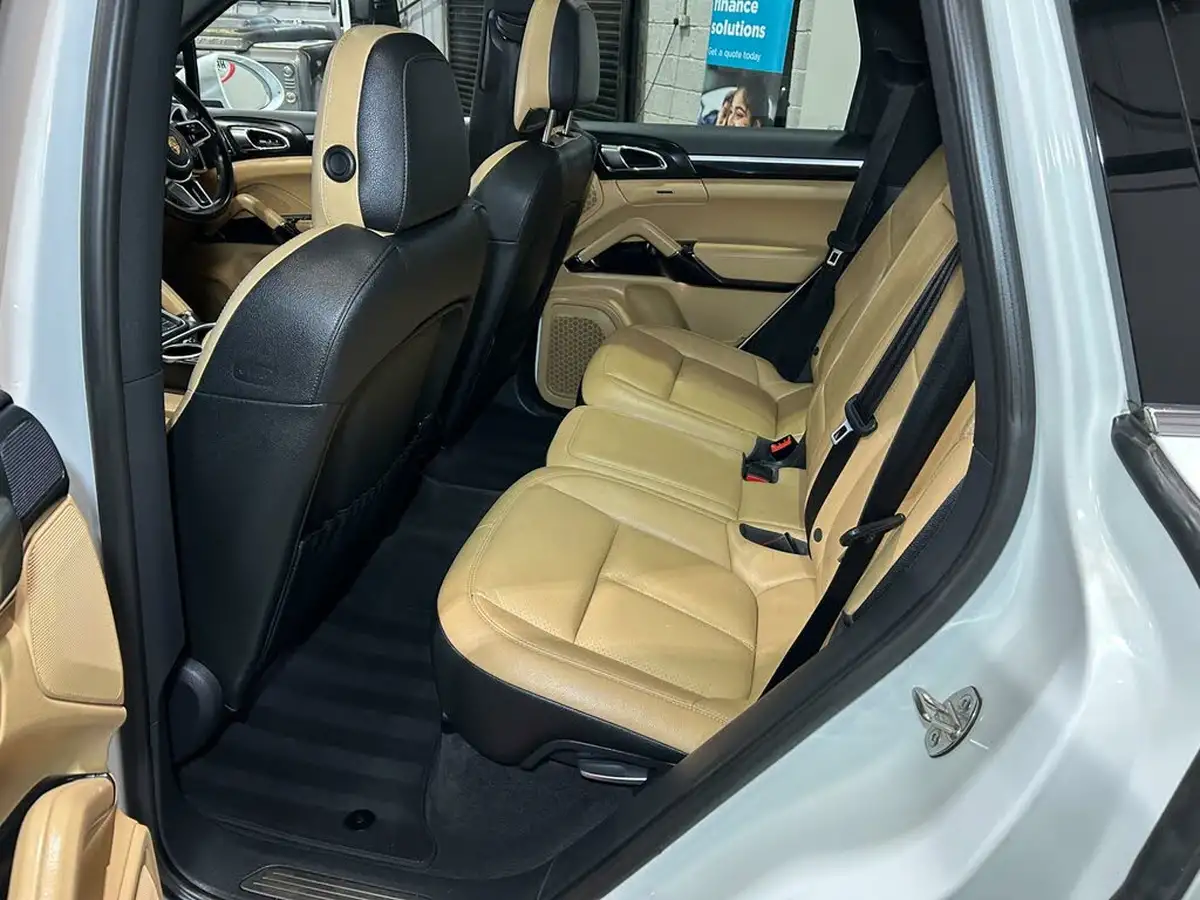 2014-porsche-cayenne-30td-big-18