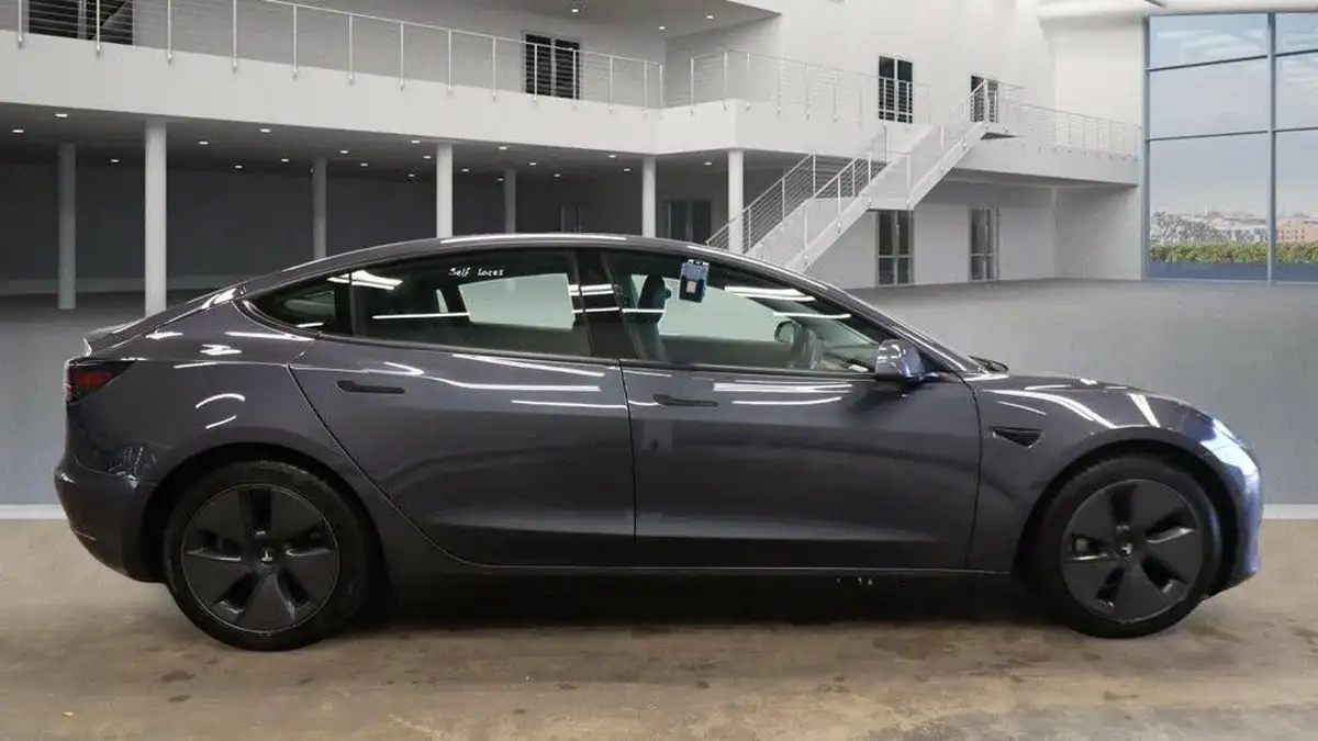 2020-tesla-model-3-e-long-range-big-8