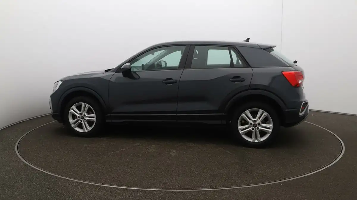 2022-audi-q2-10-30-tfsi-sport-big-49