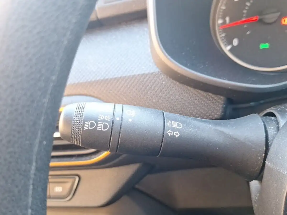 2022-dacia-sandero-stepway-10-tce-essential-90bhp-big-13