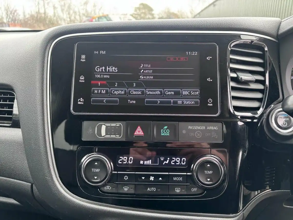 2018-mitsubishi-outlander-20-4h-phev-big-26