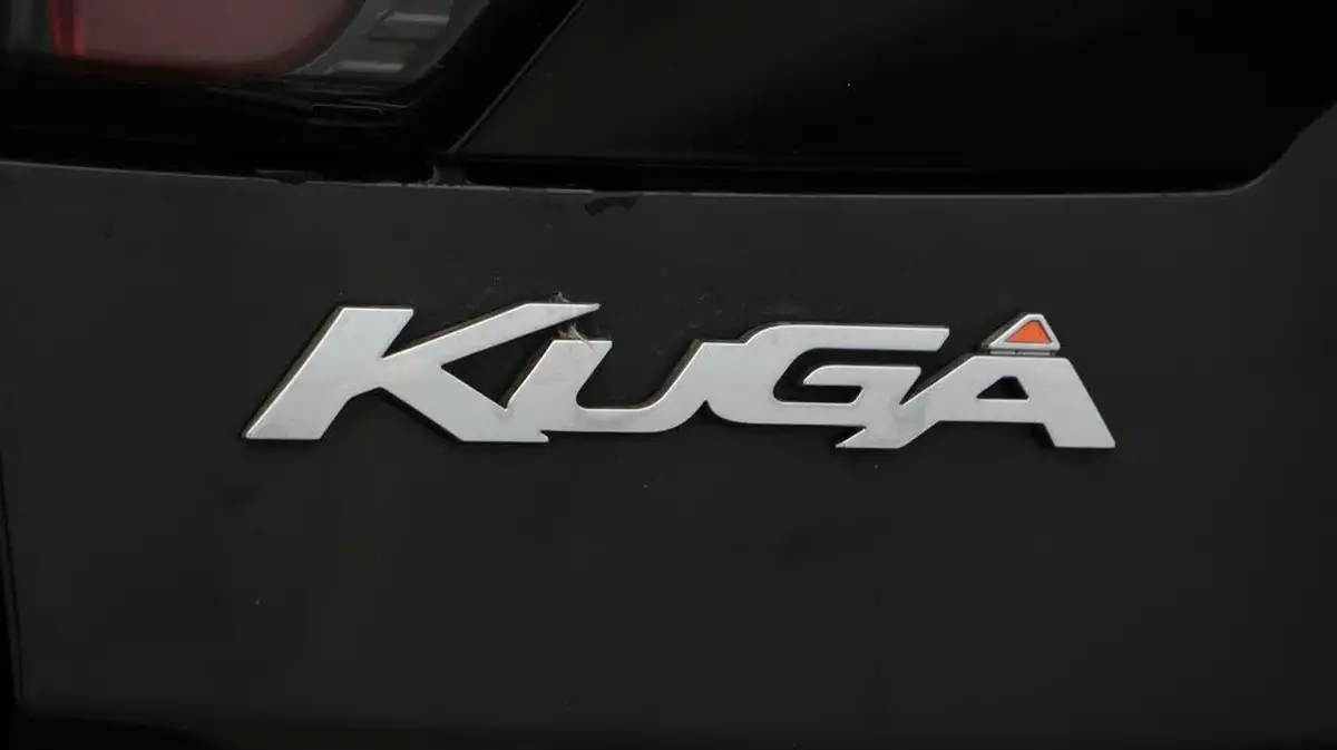 2019-ford-kuga-15tdci-st-line-ss-big-22