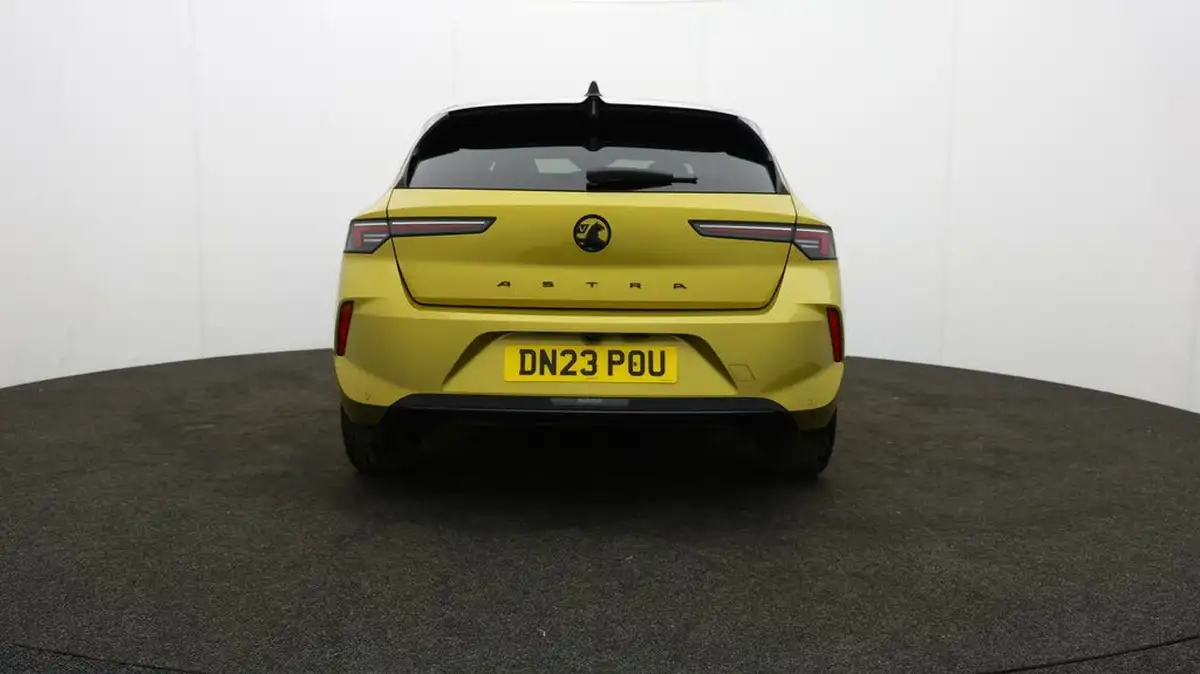 2023-vauxhall-astra-12-turbo-gs-hatchback-big-35