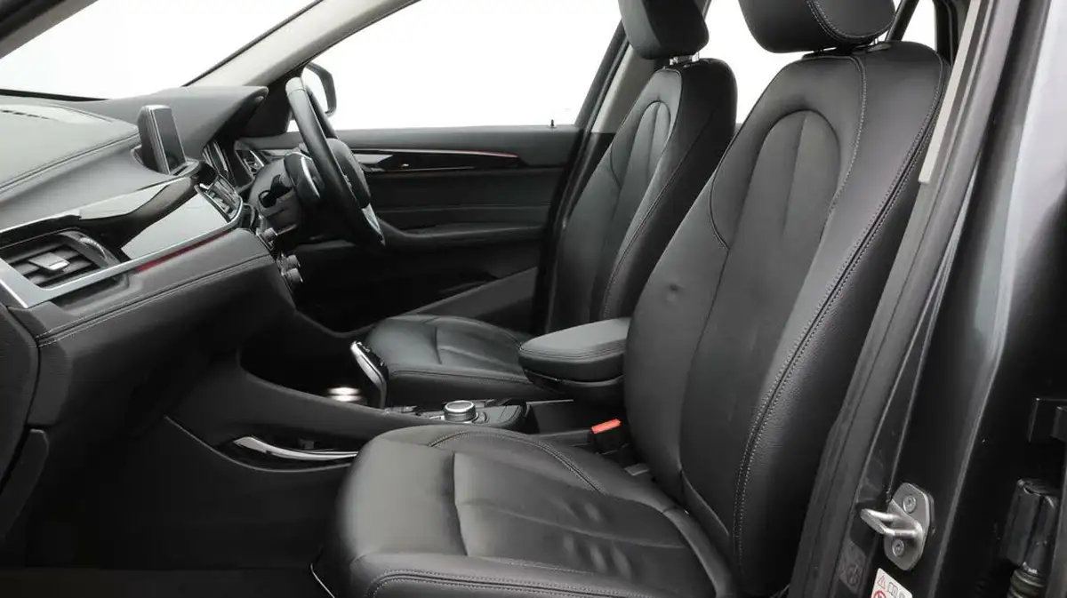 2021-bmw-x1-20-xdrive20i-xline-big-14