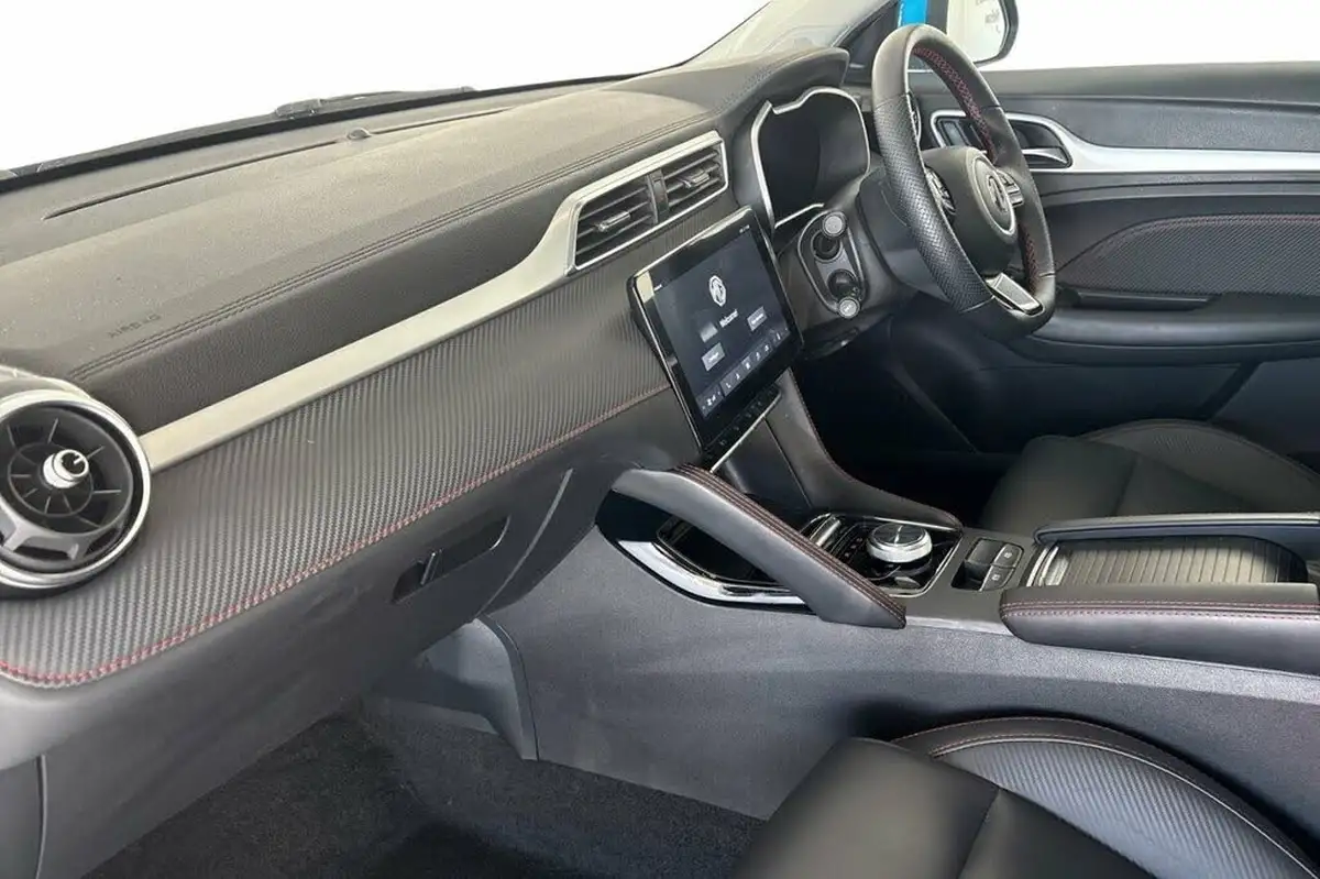 2022-mg-zs-suv-e-trophy-ev-156ps-long-range-big-8
