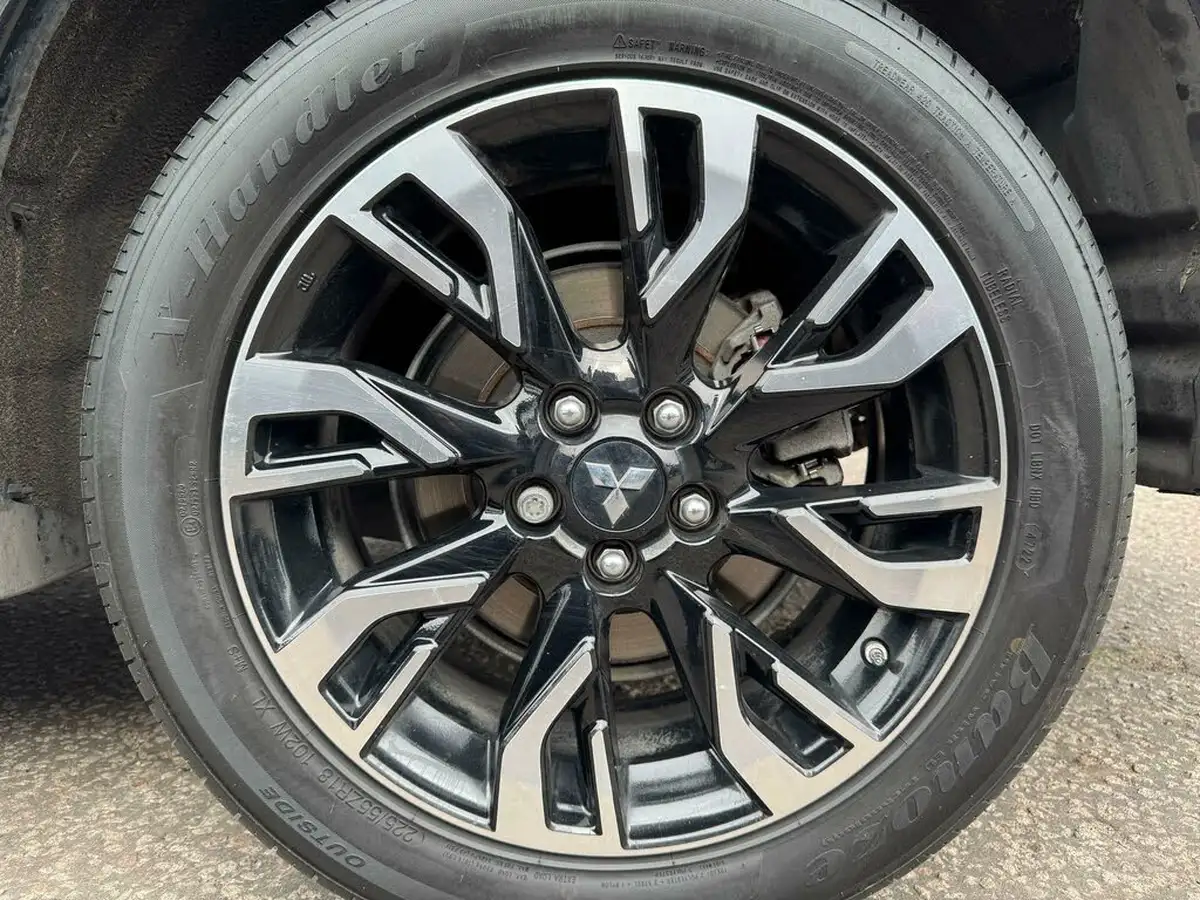 2018-mitsubishi-outlander-20-juro-phev-big-5