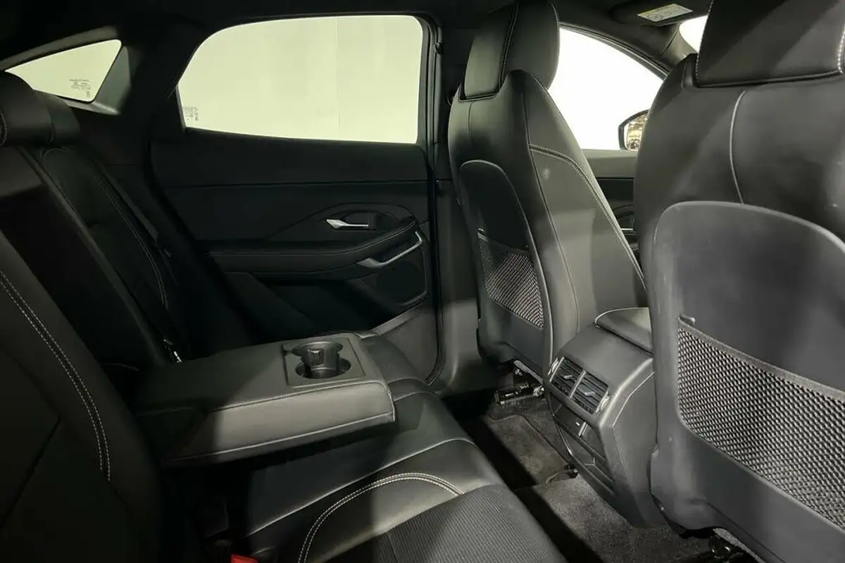 2021-jaguar-e-pace-15-p300e-r-dynamic-se-big-41
