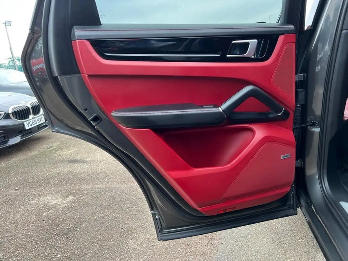2019-porsche-cayenne-30-v6-station-wagon-big-45
