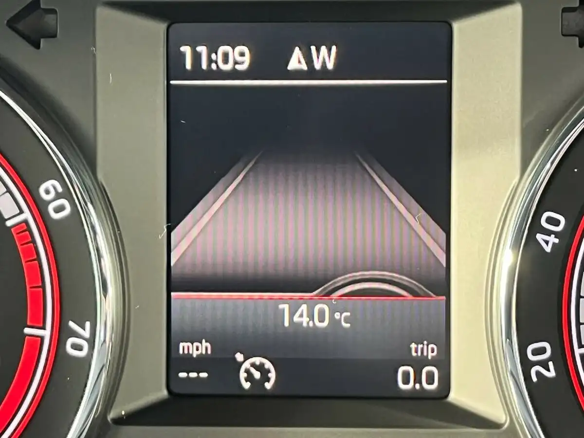 2019-skoda-octavia-20-tsi-vrs-hatchback-big-21