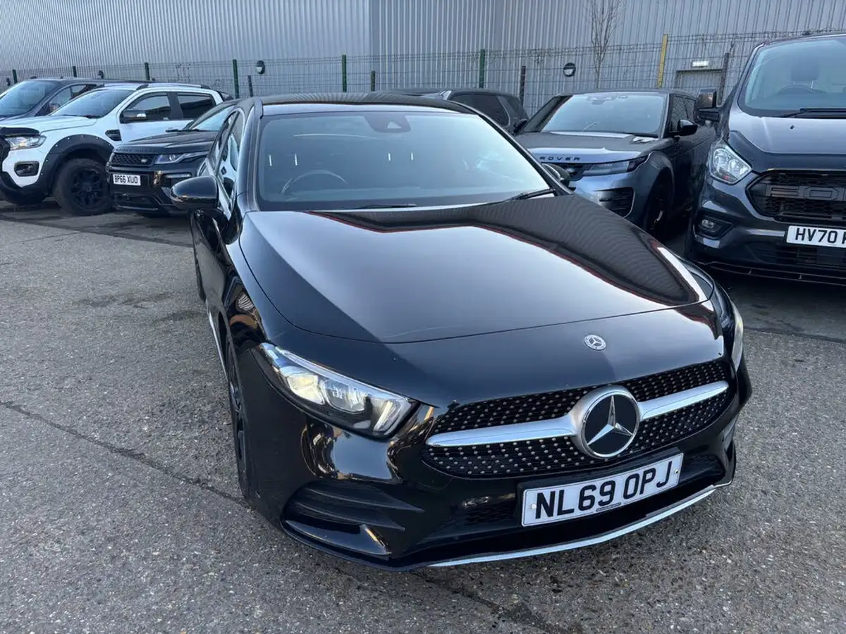 2019-mercedes-benz-a-class-15d-a180d-amg-line-saloon-4d-7g-dct-big-2