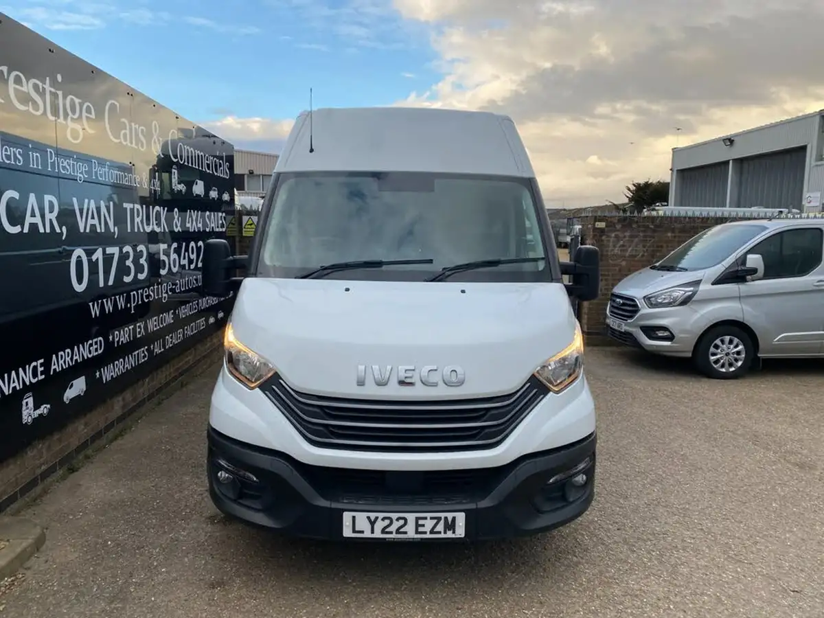 2022-iveco-daily-s-class-23td-35s14v-business-4100mm-h2-136pseu6dt-hi-matic-big-1
