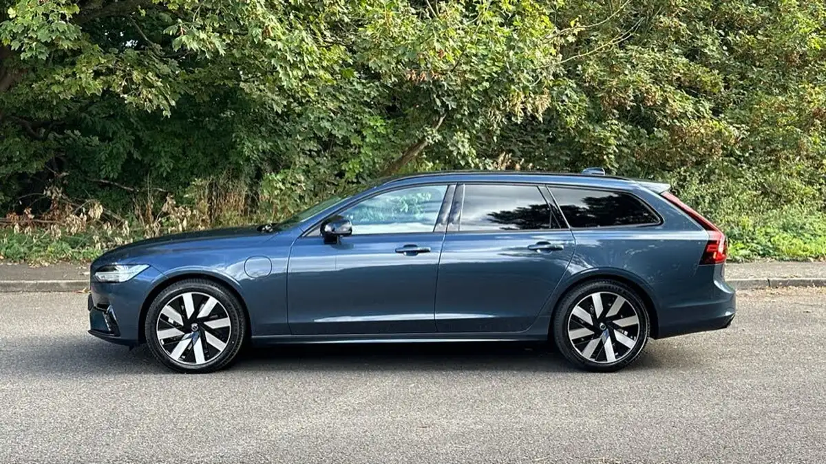 2024-volvo-v90-20-t6-r-design-big-7