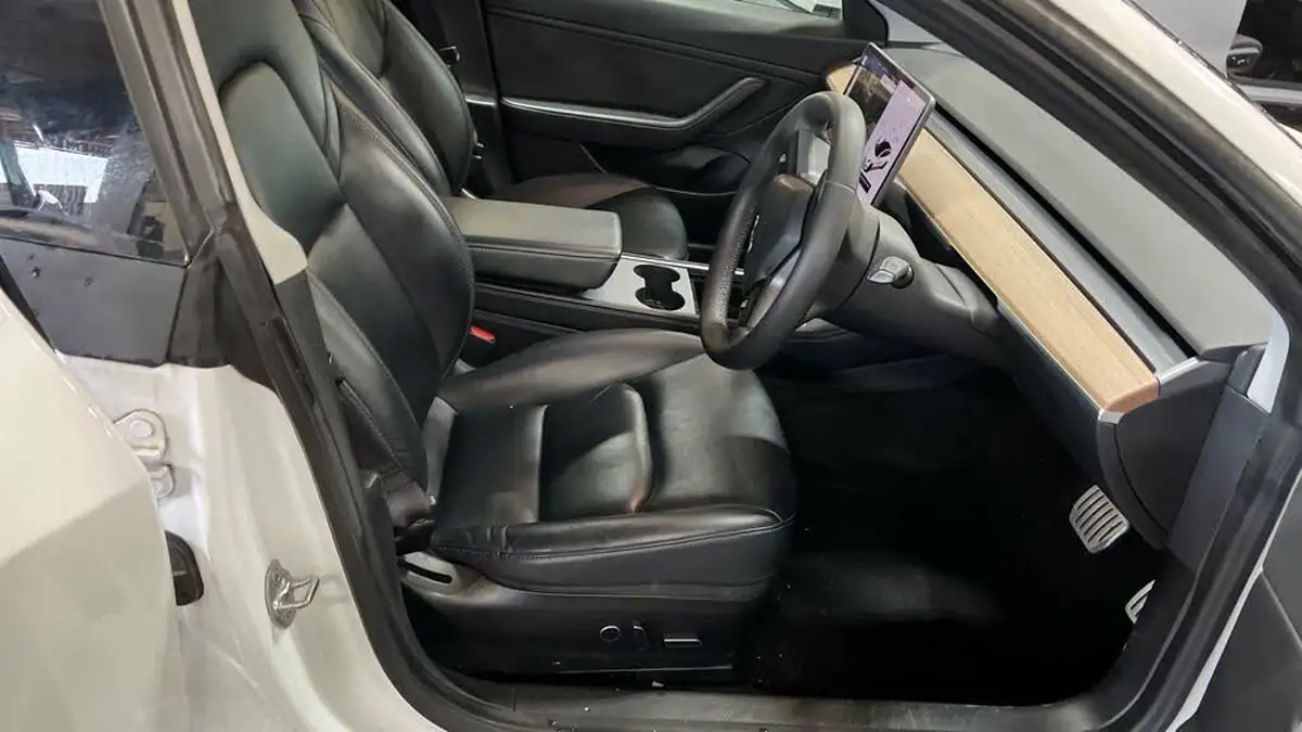 2021-tesla-model-3-e-performance-4x4-big-2
