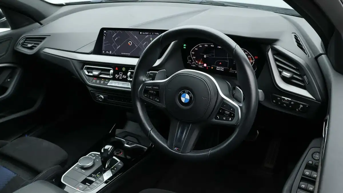 2021-bmw-1-series-20-m135i-xdrive-big-9