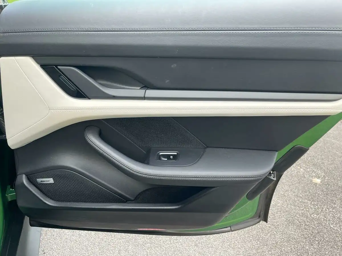 2020-porsche-taycan-e-4s-571ps-performance-battery-plus-big-35