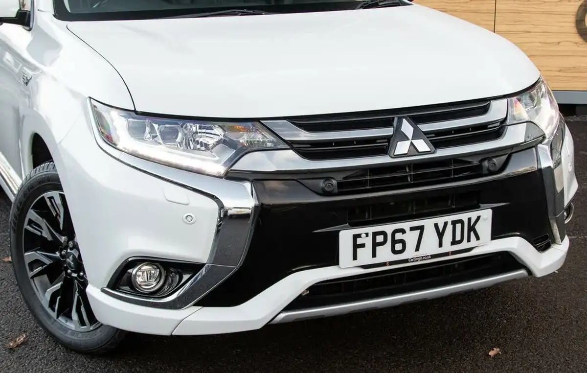 2017-mitsubishi-outlander-20-4hs-phev-5st-big-14