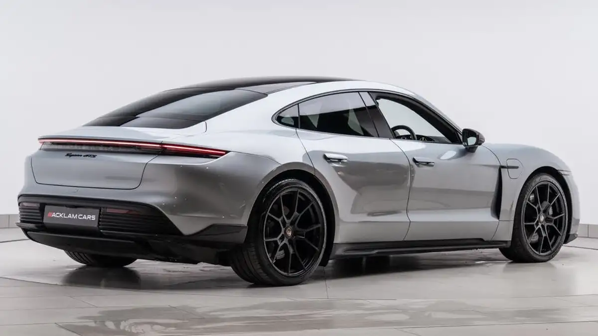 2023-porsche-taycan-e-gts-big-4