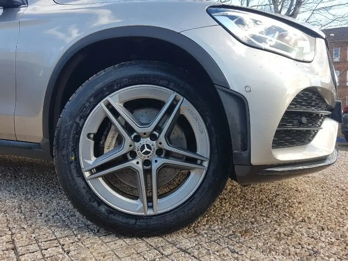 2022-mercedes-benz-glc-class-20d-glc220d-amg-line-195ps-station-wagon-5d-1950cc-4matic-plus-big-12