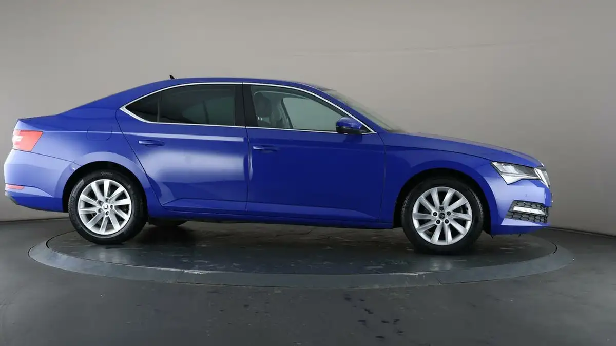 2021-skoda-superb-20tdi-se-technology-150ps-hatchback-big-8