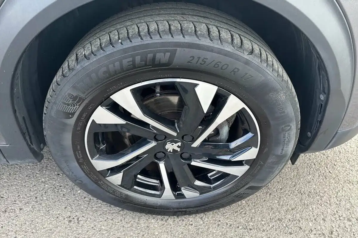 2021-peugeot-2008-suv-12-puretech-allure-premium-130bhp-big-22