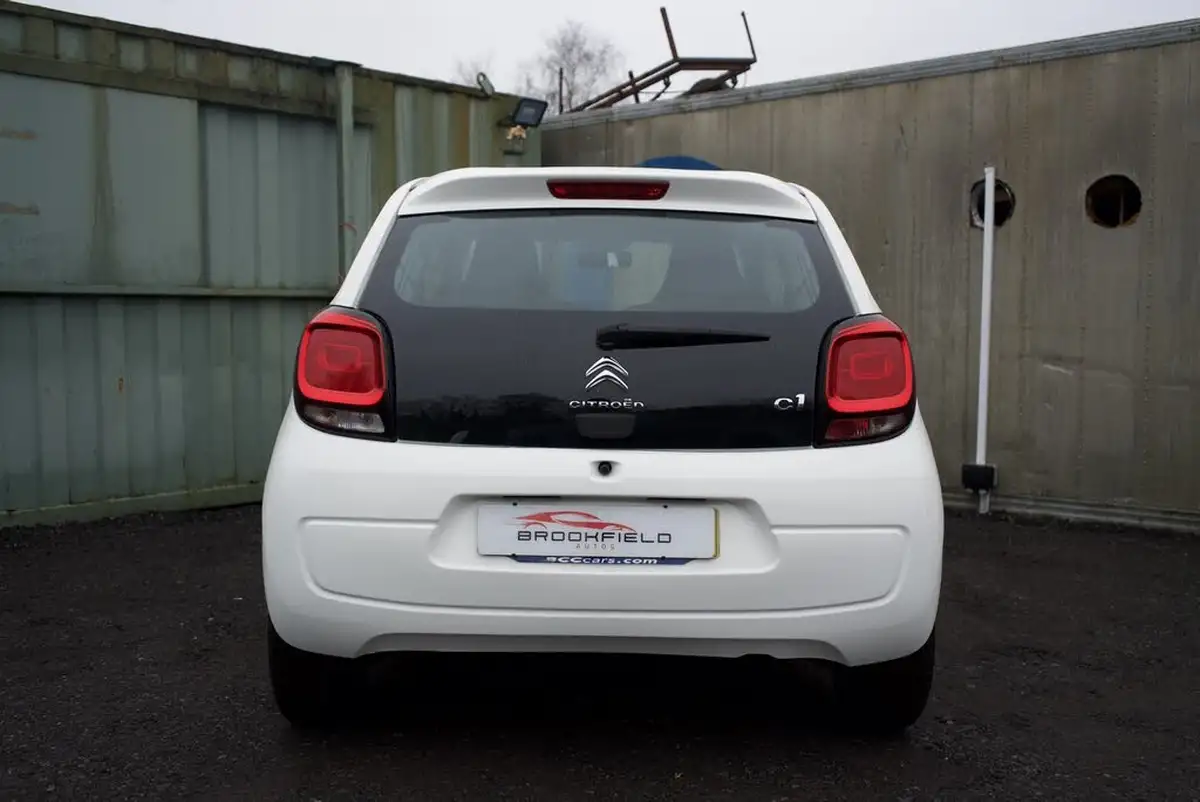 2016-citroen-c1-10-vti-feel-3d-big-9