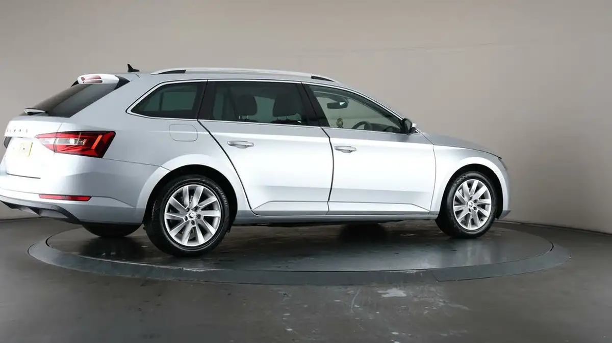 2019-skoda-superb-15-tsi-se-technology-estate-big-62