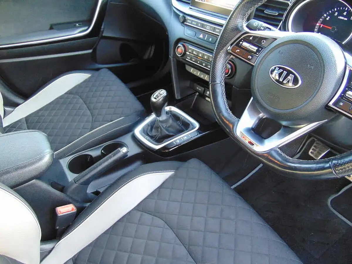 2019-kia-ceed-10-t-gdi-gt-line-big-40