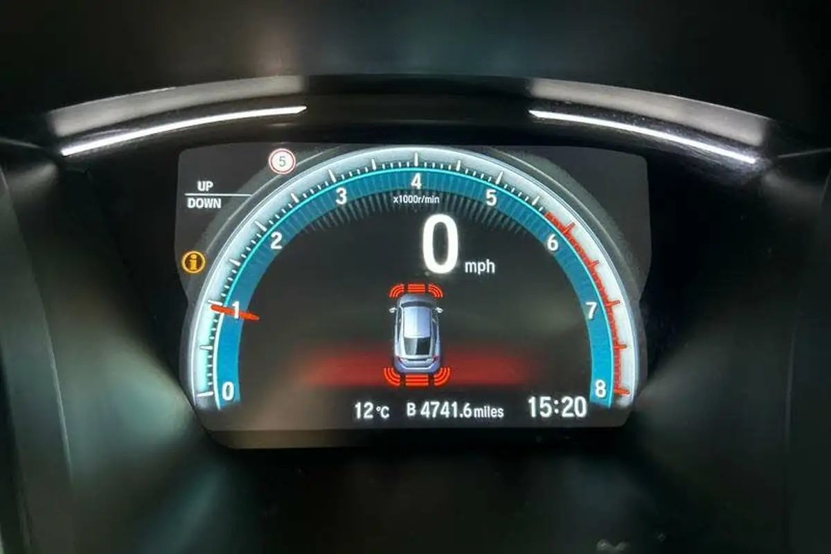 2018-honda-civic-10-vtec-turbo-se-126ps-hatchback-5d-big-18