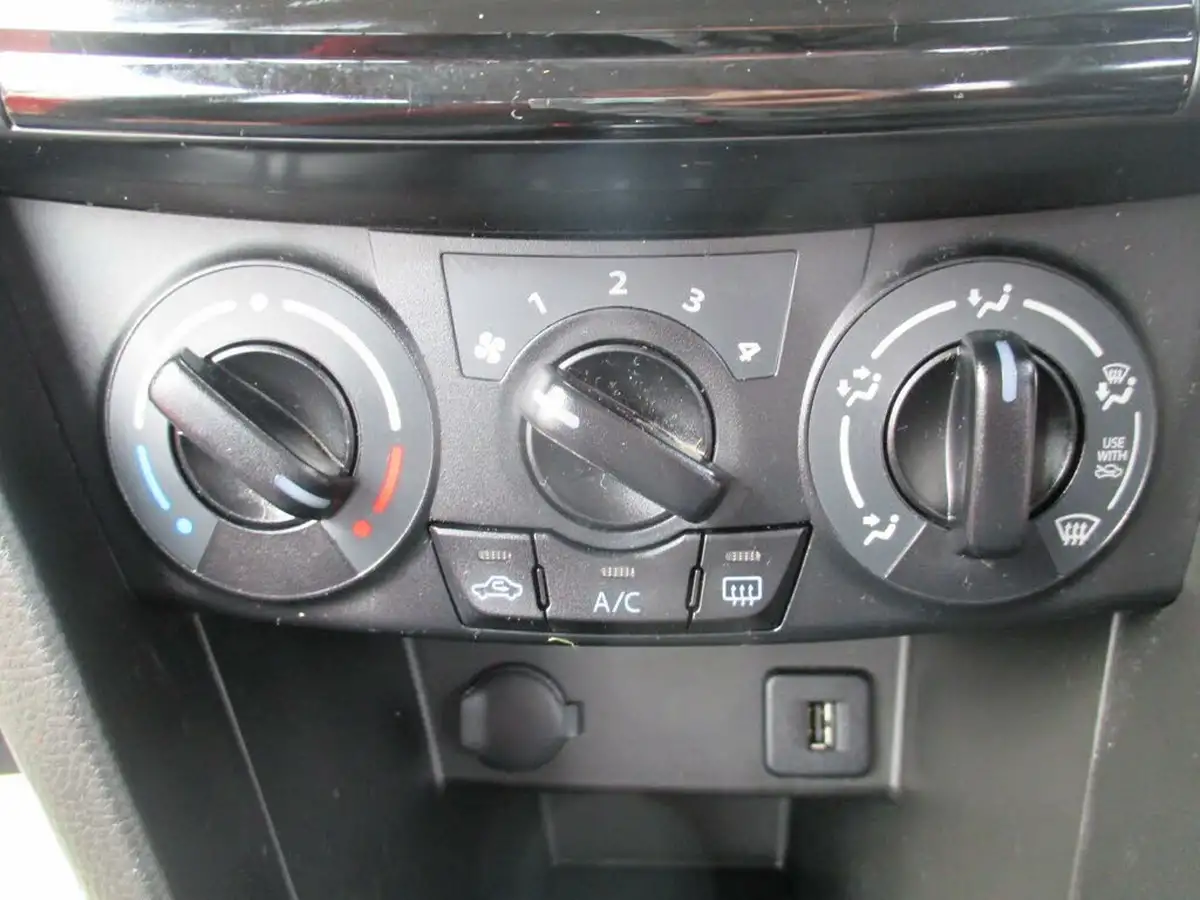 2016-suzuki-swift-12-sz3-5d-big-16